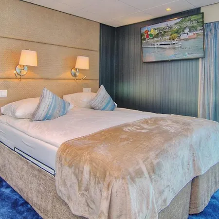 Johann Strauss Ship מלון 4*