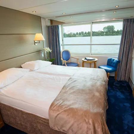 מלון Johann Strauss Ship 4*